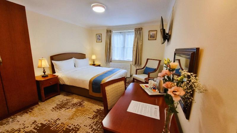 Royal Swan Ashley Manor image