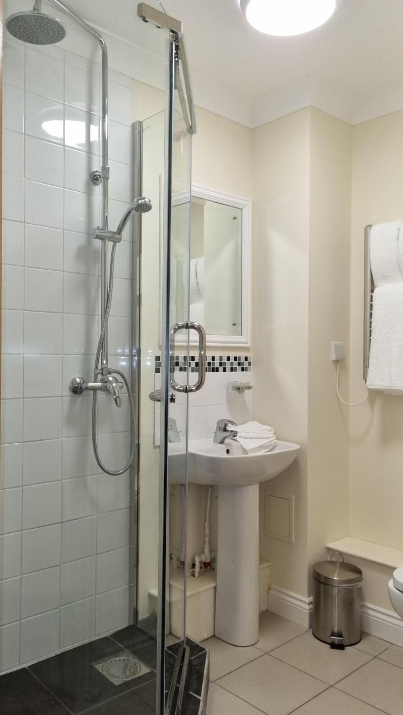 Royal Swan Ashley Manor image