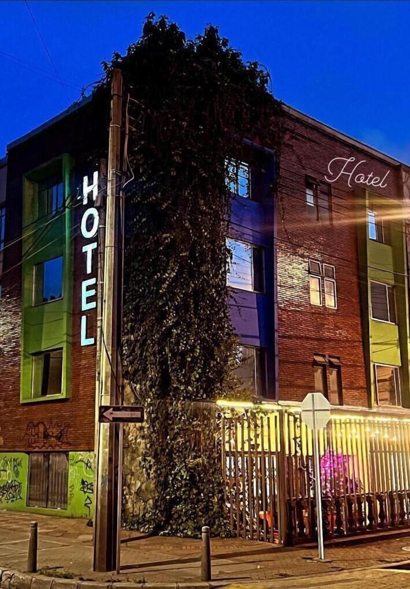Hotel Calantha image