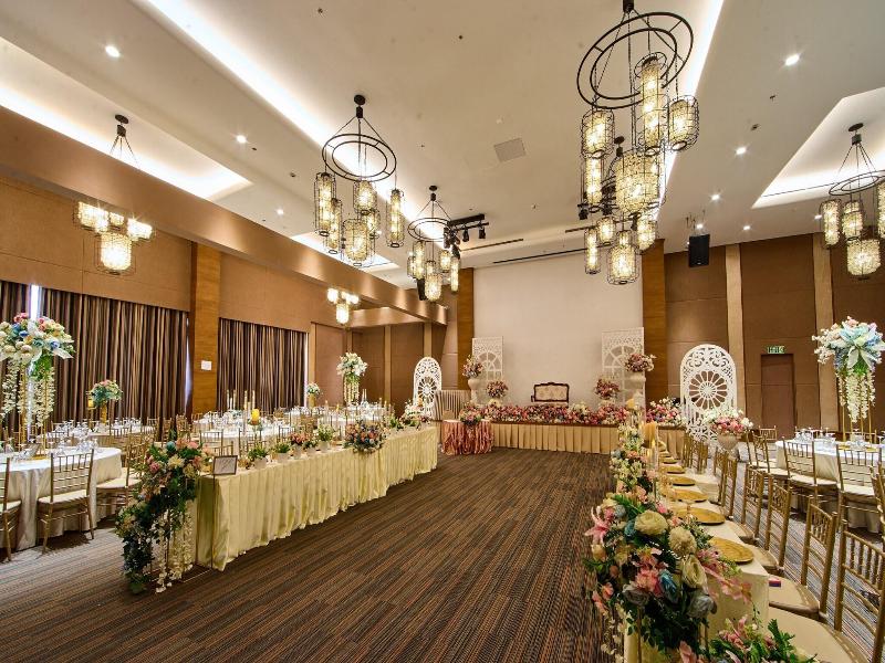 The Aurora Subic Hotel Managed By Hii image