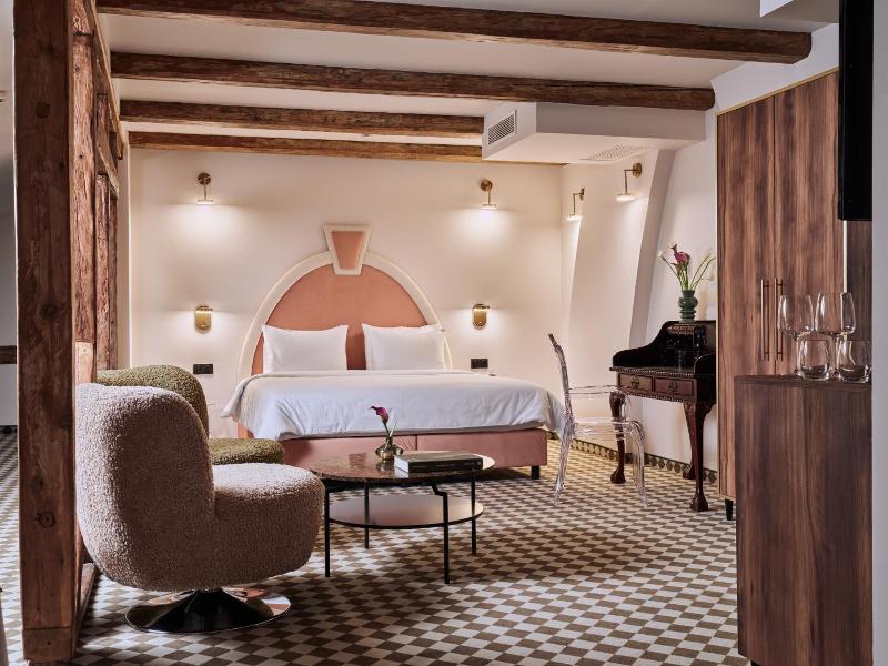 Hotel Pietryna image