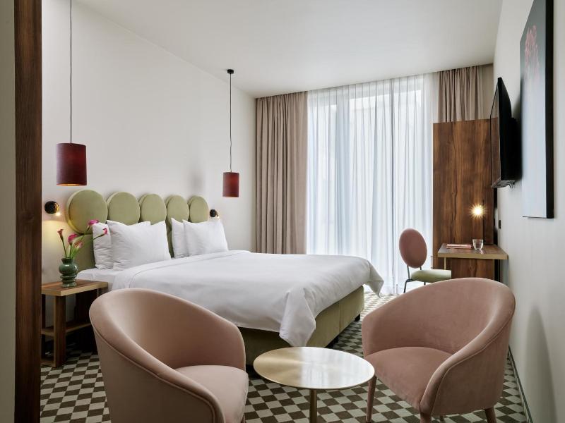Hotel Pietryna image