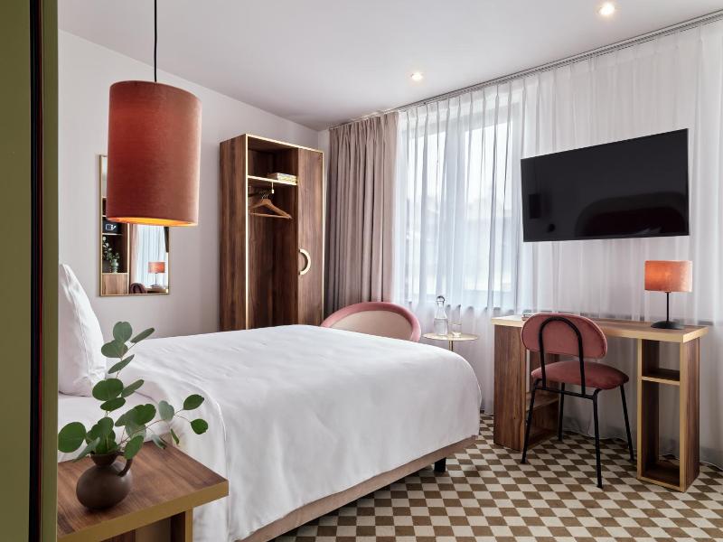 Hotel Pietryna image