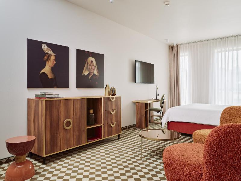 Hotel Pietryna image