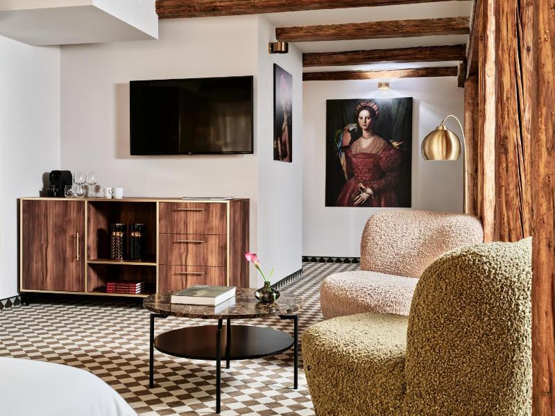 Hotel Pietryna image