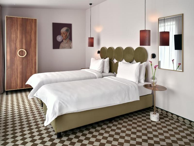 Hotel Pietryna image