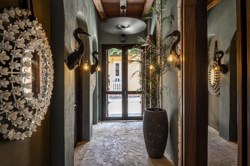Privado Selfservice Boutique Rooms image