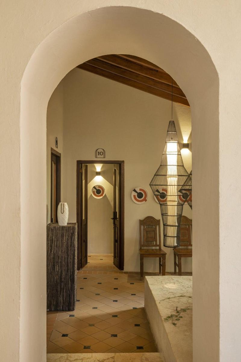 Privado Selfservice Boutique Rooms image