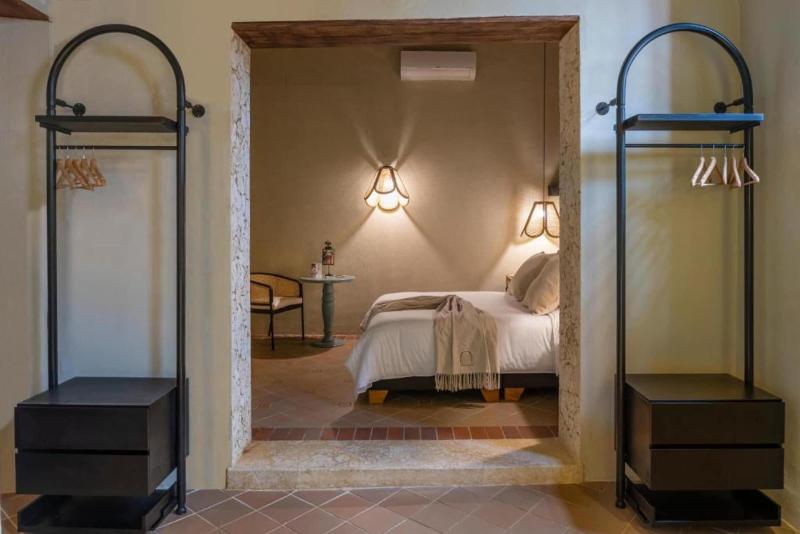 Privado Selfservice Boutique Rooms image