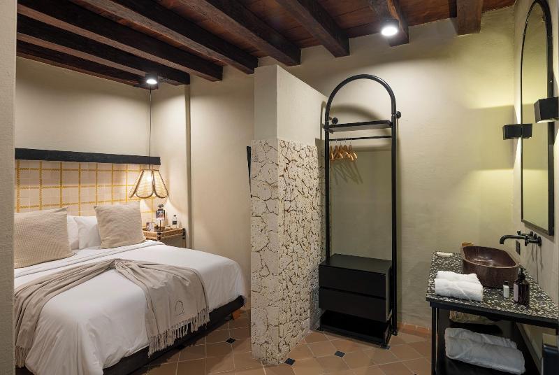 Privado Selfservice Boutique Rooms image
