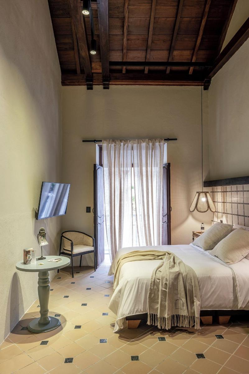 Privado Selfservice Boutique Rooms image