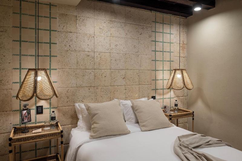 Privado Selfservice Boutique Rooms image