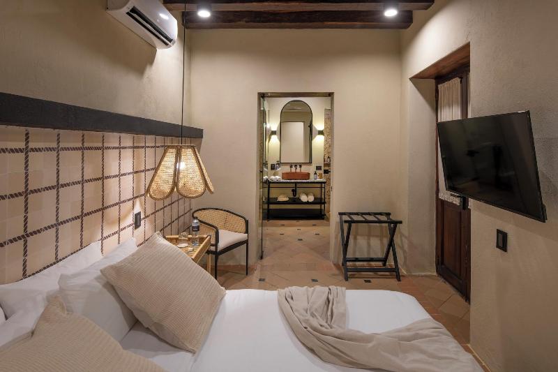 Privado Selfservice Boutique Rooms image