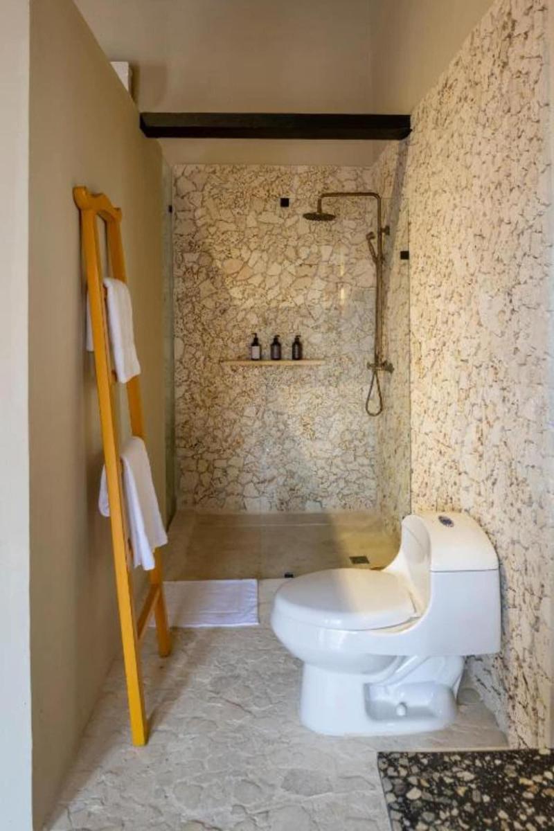 Privado Selfservice Boutique Rooms image