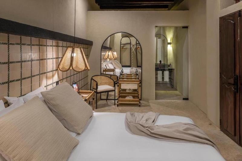 Privado Selfservice Boutique Rooms image
