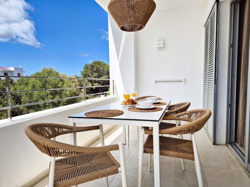 Apartaments Proa Es Pujols image