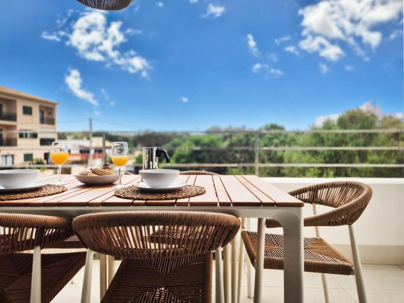 Apartaments Proa Es Pujols image