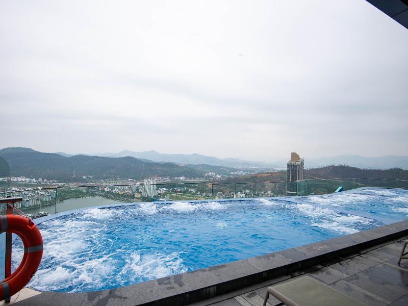 Anstay Residence by A La Carte  Ha Long image