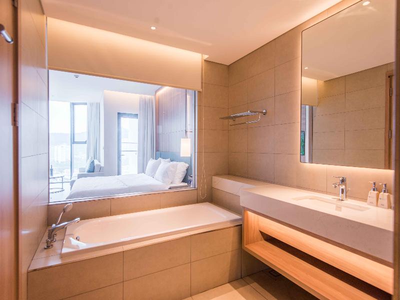 Anstay Residence by A La Carte  Ha Long image