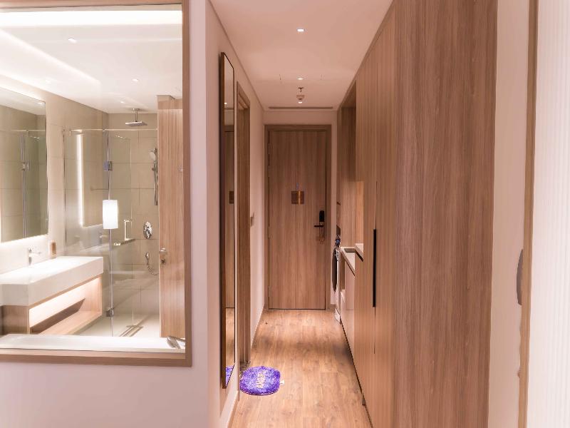 Anstay Residence by A La Carte  Ha Long image