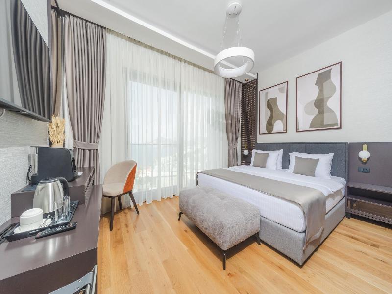 Hotel kingStone Budva image