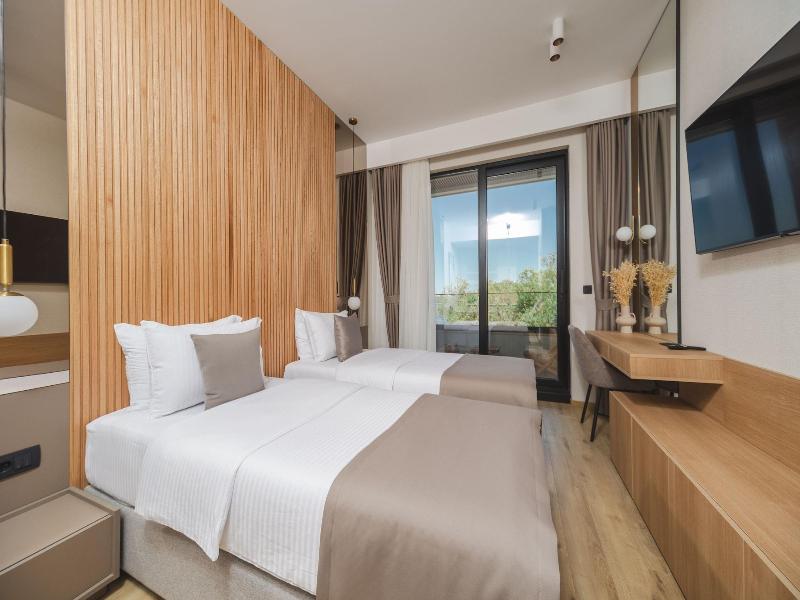 Hotel kingStone Budva image