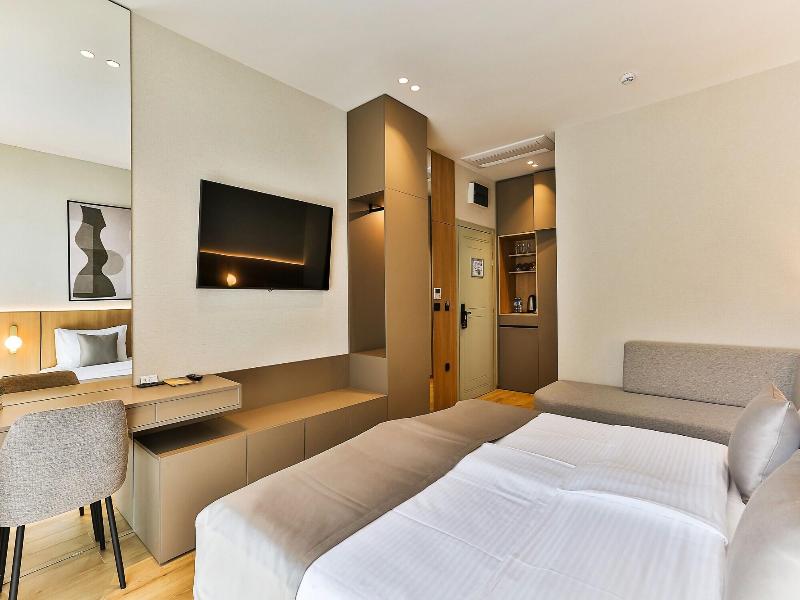 Hotel kingStone Budva image