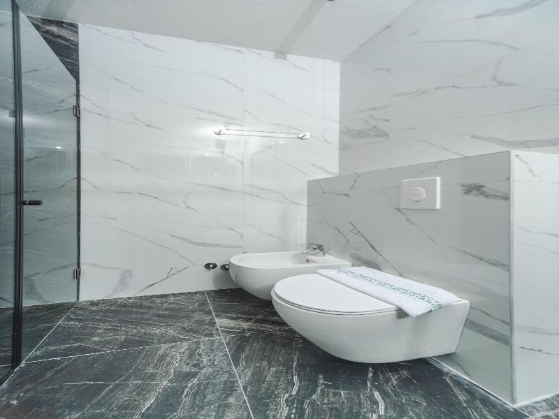 Hotel kingStone Budva image