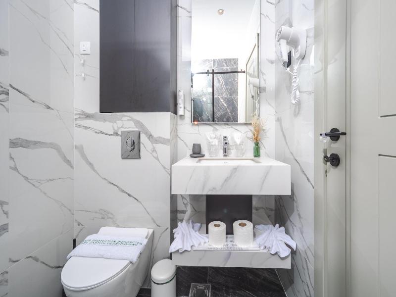 Hotel kingStone Budva image