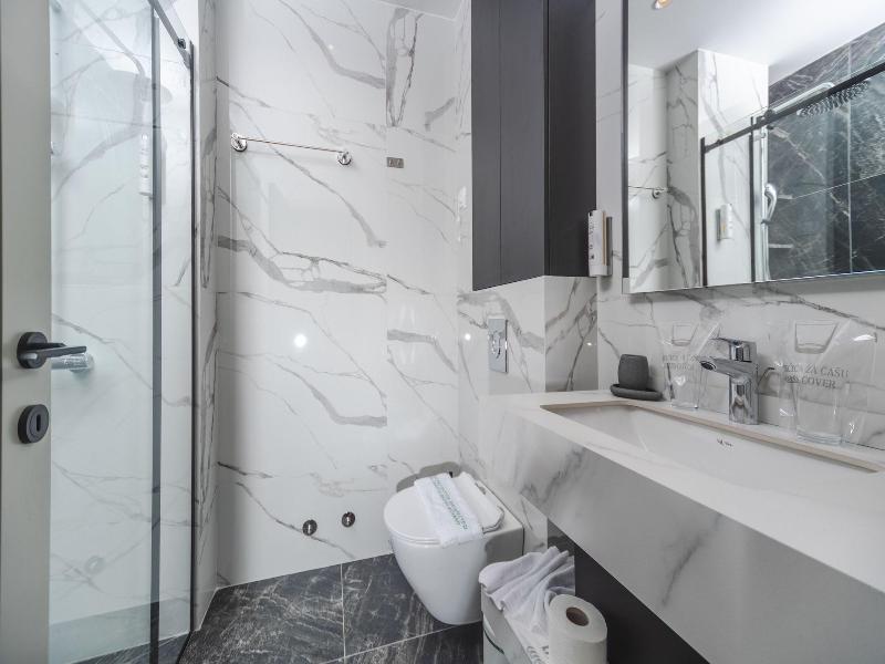 Hotel kingStone Budva image