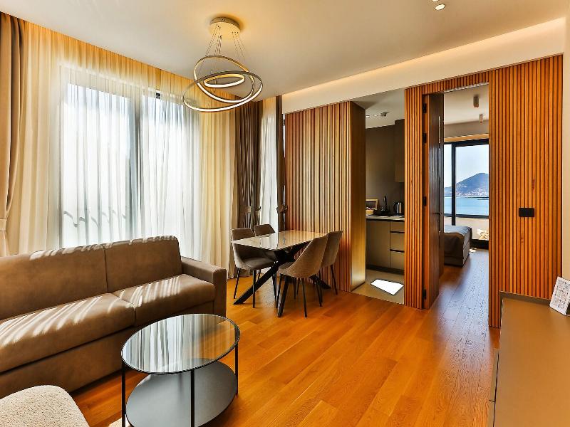 Hotel kingStone Budva image
