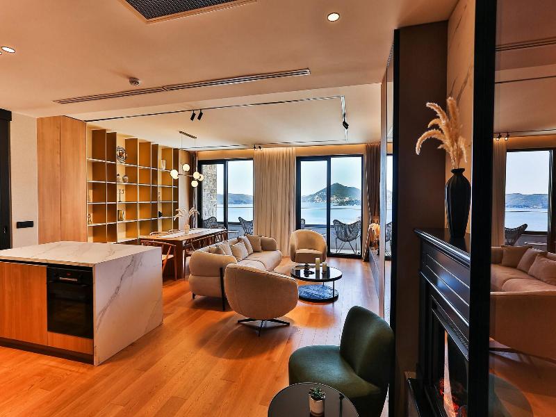 Hotel kingStone Budva image
