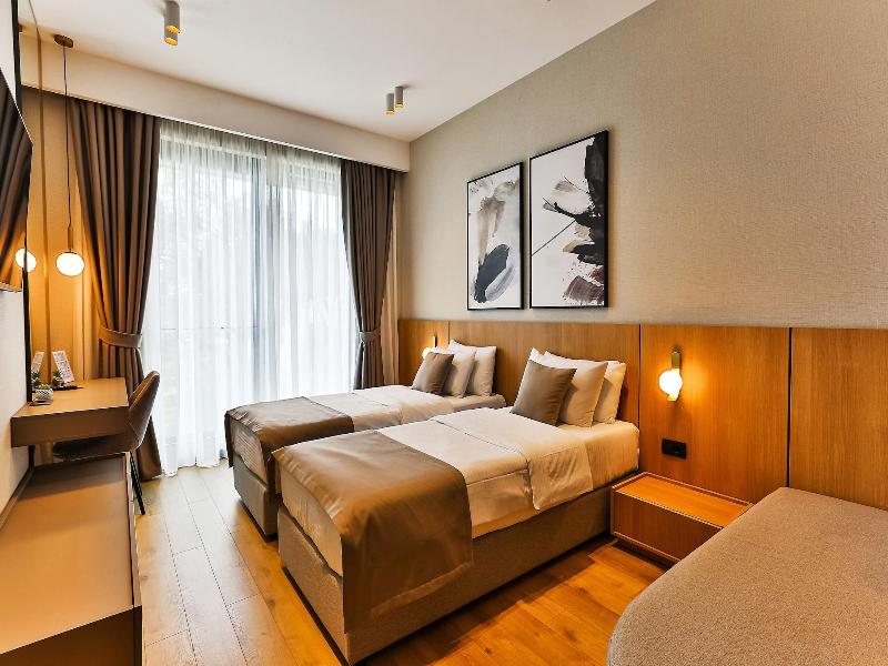 Hotel kingStone Budva image