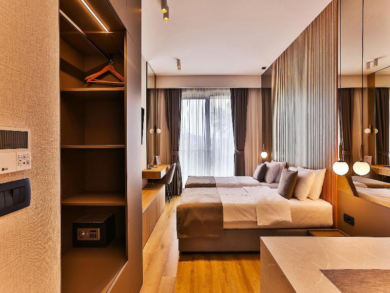 Hotel kingStone Budva image