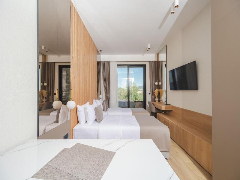 Hotel kingStone Budva image