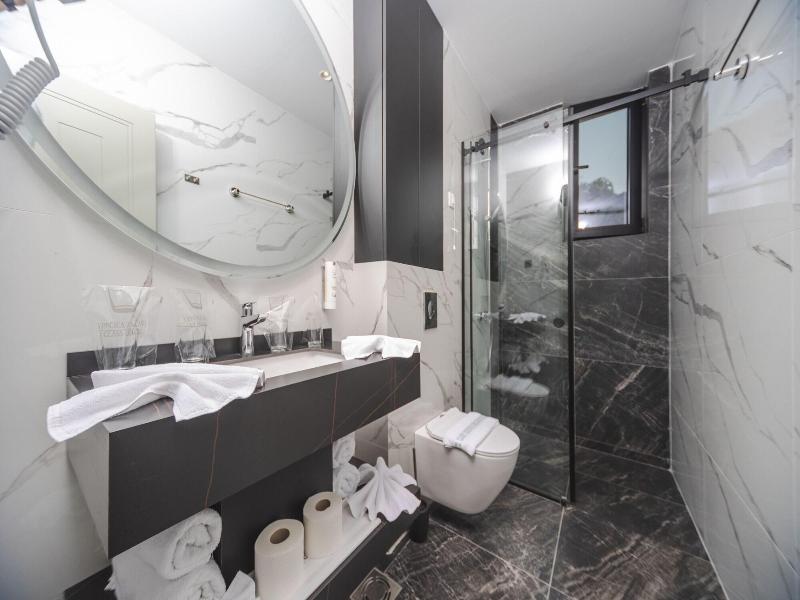 Hotel kingStone Budva image