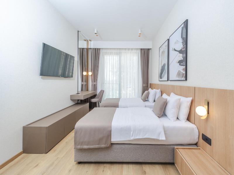 Hotel kingStone Budva image