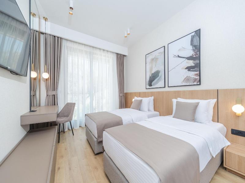 Hotel kingStone Budva image
