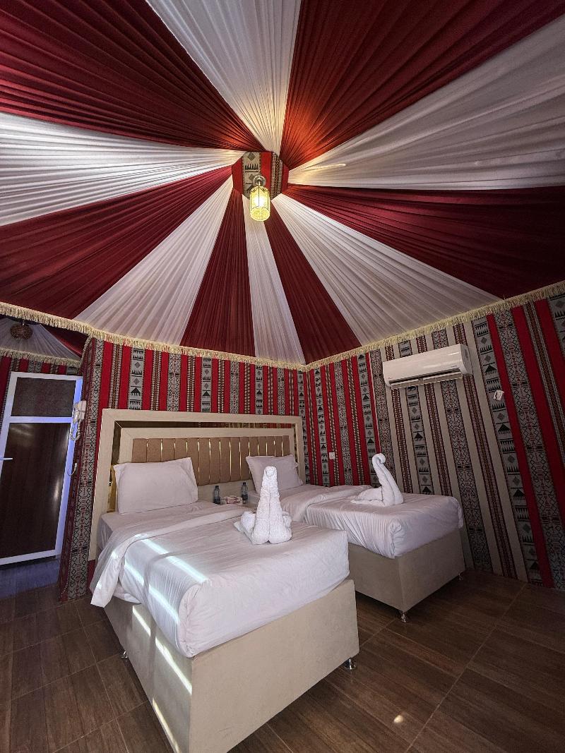 Hasan Zawaideh Luxury Camp 2 image