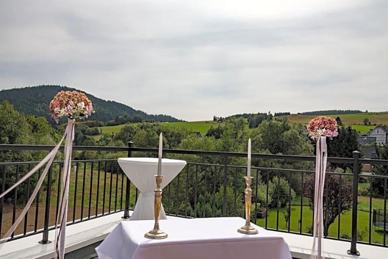 Lahntalhotel Feudingen image