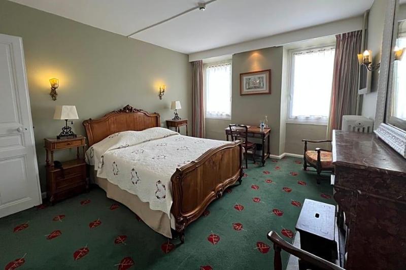 Hotel Million image