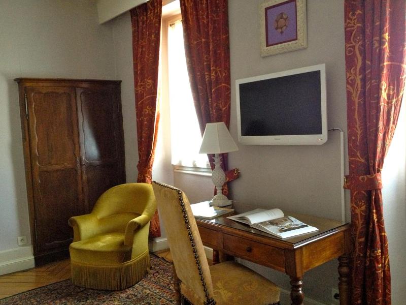 Hotel Million image