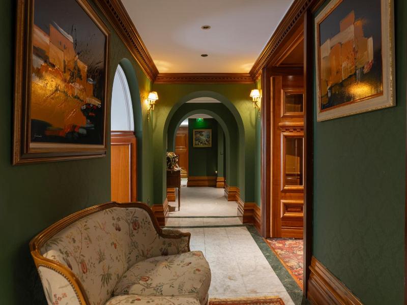 Hotel Million image