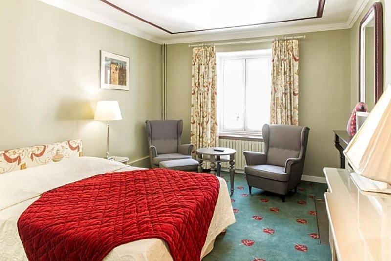 Hotel Million image