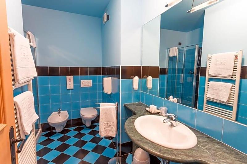 Hotel Arisch image