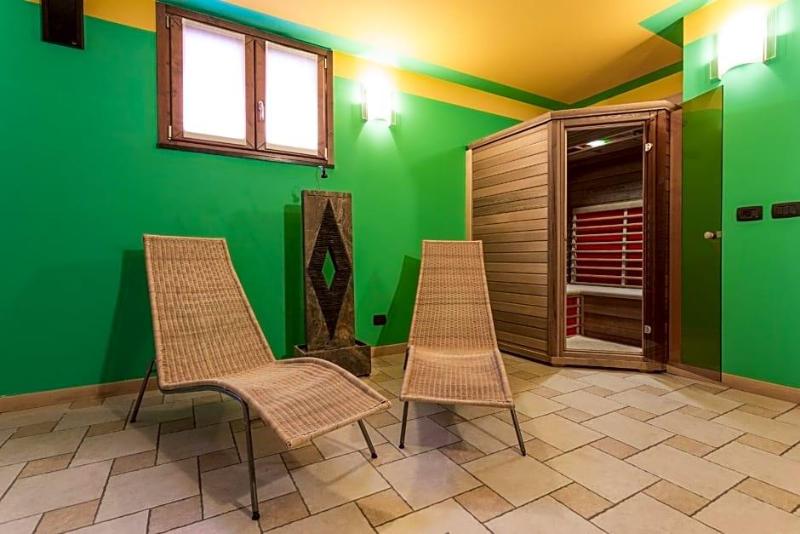 Hotel Arisch image