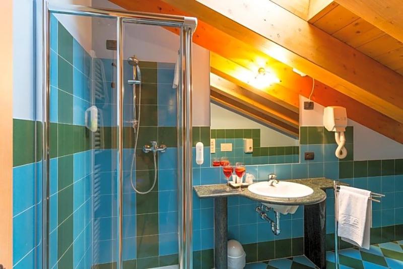 Hotel Arisch image
