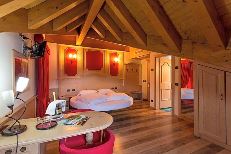 Hotel Arisch image