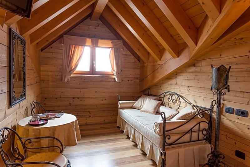 Hotel Arisch image