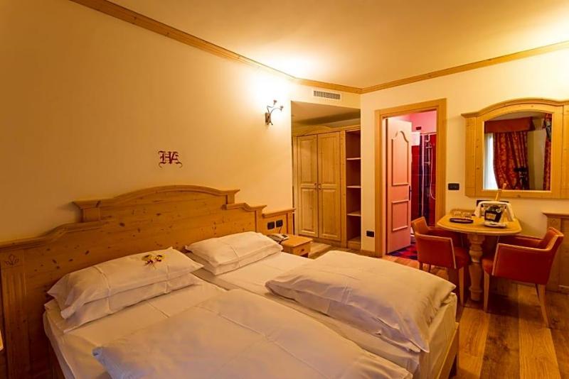 Hotel Arisch image
